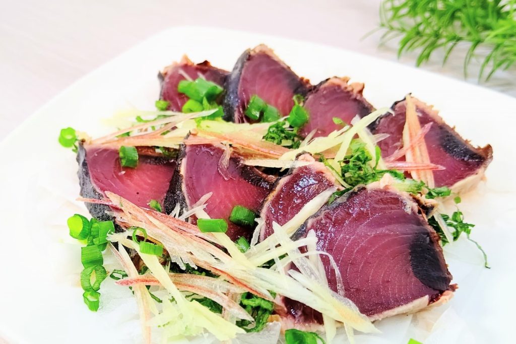 薬味たっぷりの美味しいカツオのたたき