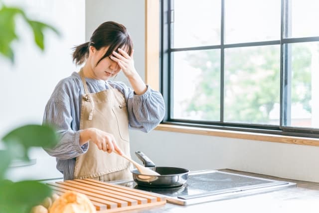 家事、育児、料理、疲れやすい女性