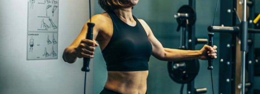 体にフィットしたトレーニングウェア