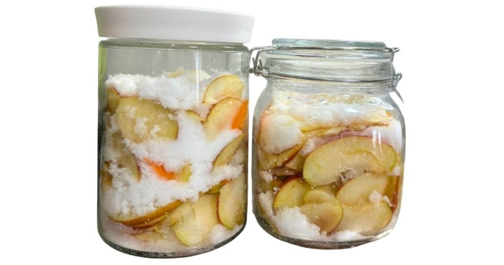 りんごとにんじんを使った酵素シロップを作りました。